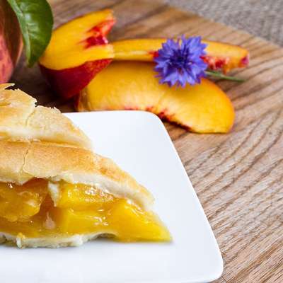 Large 10″ Peach Pie