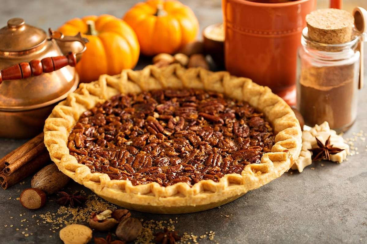 Large 10″ Pecan Pie